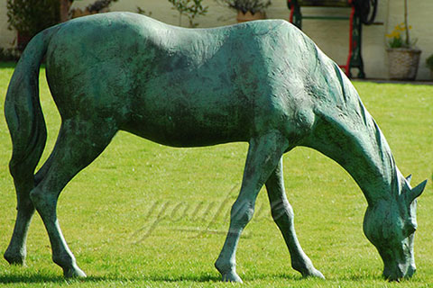 Outdoor bronze eating grass standing horse sculptures for garden